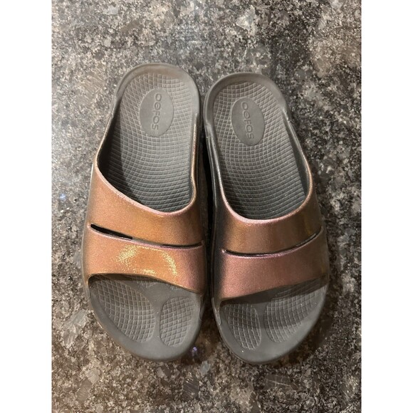 OOFOS Ooahh Slide Sandal Women’s 7 M5 EU 38 Metallic Comfort Recovery Slip On - Picture 2 of 6